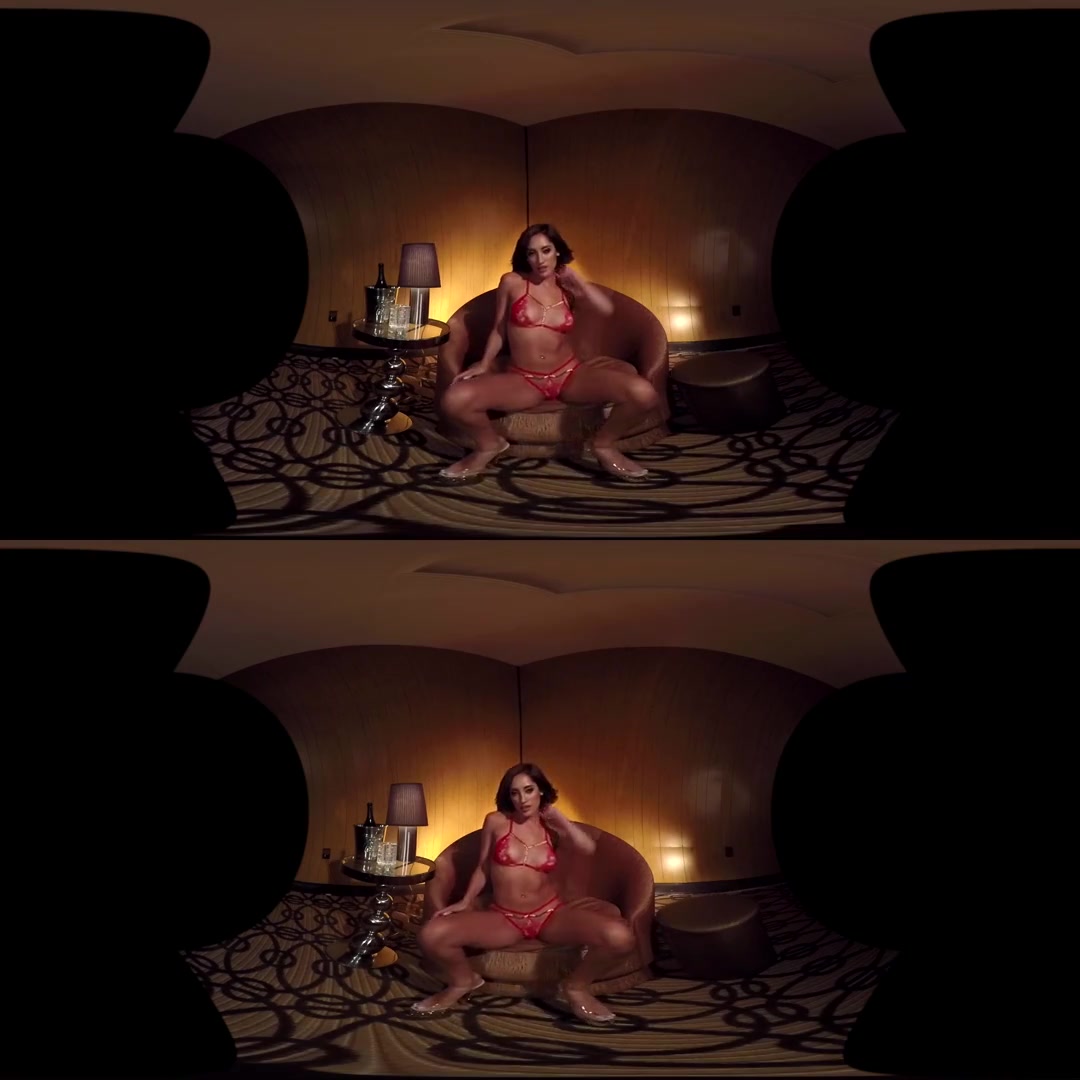 Chloe Amour in Chloe Amour Private Dance - VRClubz