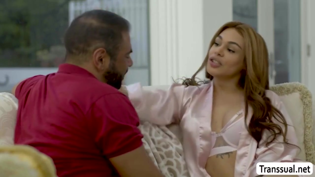 Eva Maxim And On The Couch - Busty Ts Analed By New Boyfie