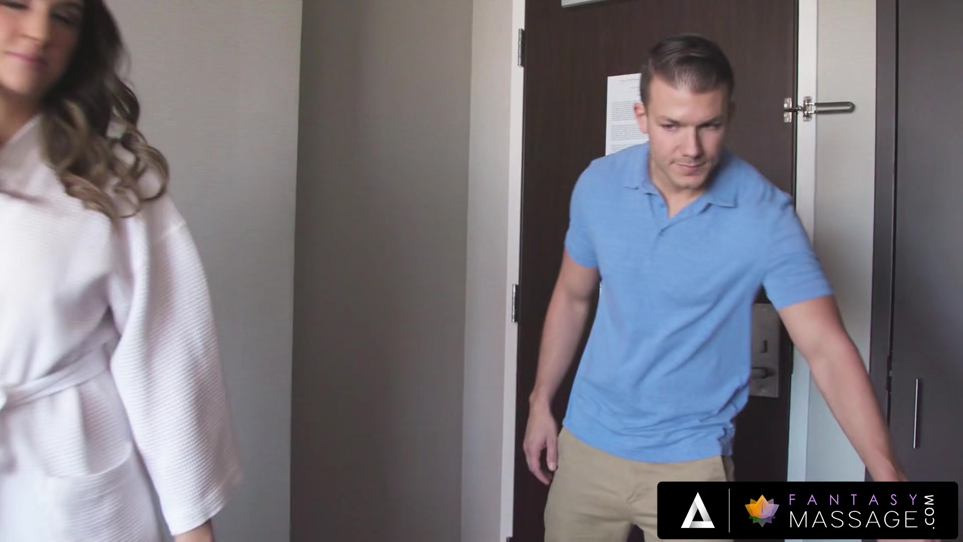 Chanel Preston Gets Nasty With The Hotel's Pervert Masseur And Swallow His Big Load
