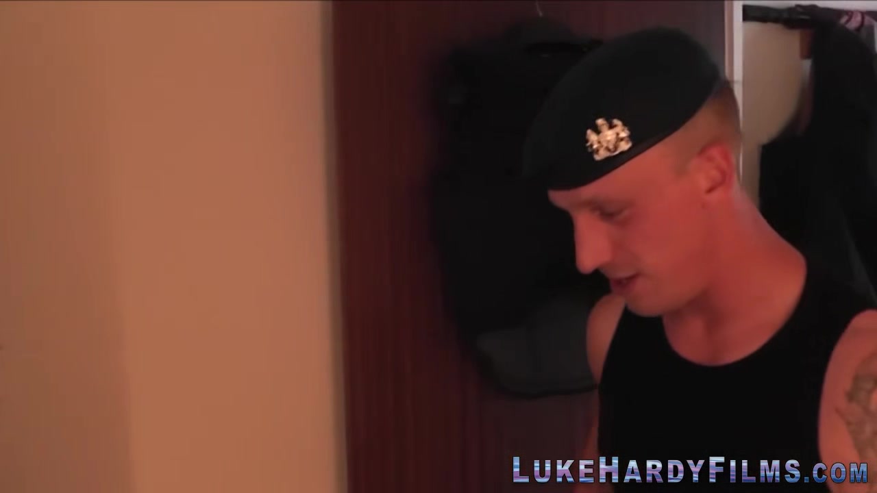Horny sluts sucking Luke Hardys dick