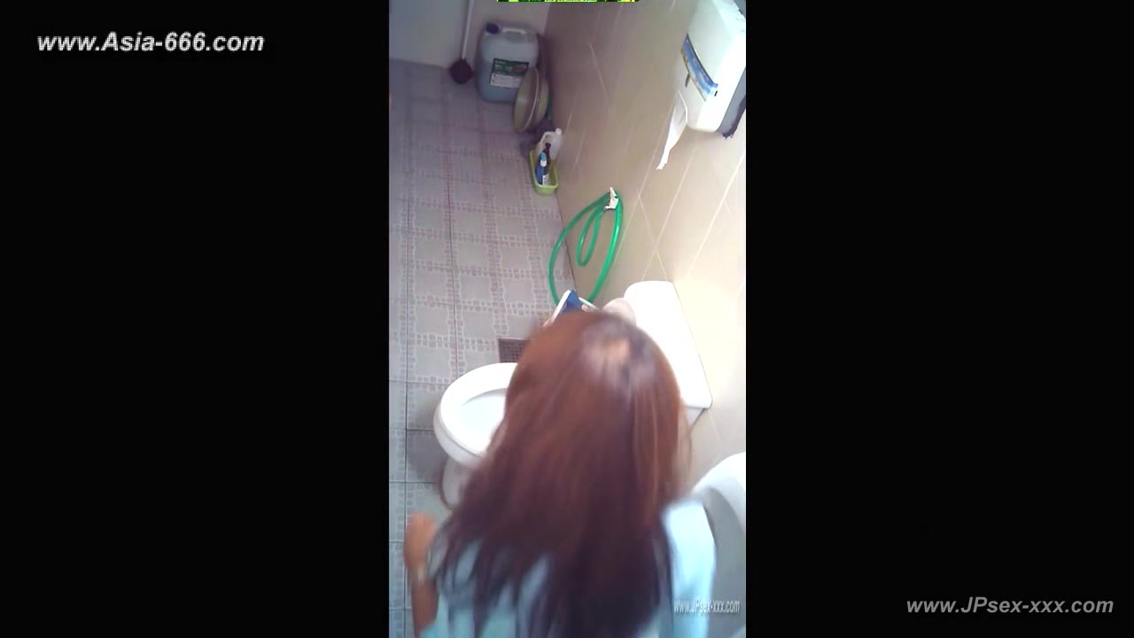 peeping korean OL pee.3