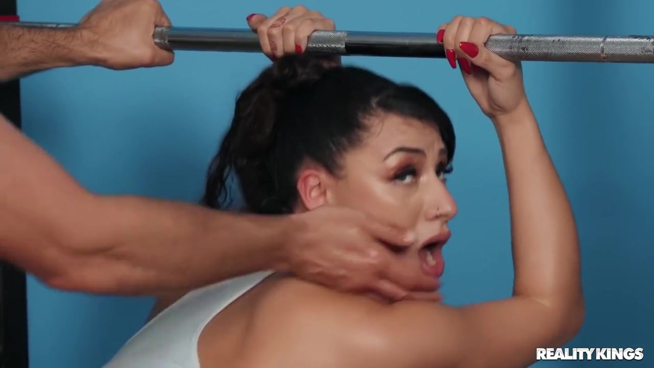 Fucking An Oily Mature Brunette In The Gym