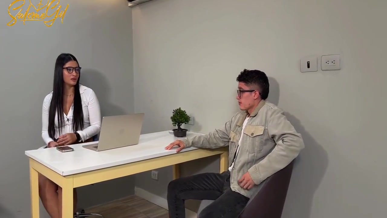 Salome Gil, Daniela Andrea And The Pipeboy In Horny Psychologist Fucks Couple - 10 Min