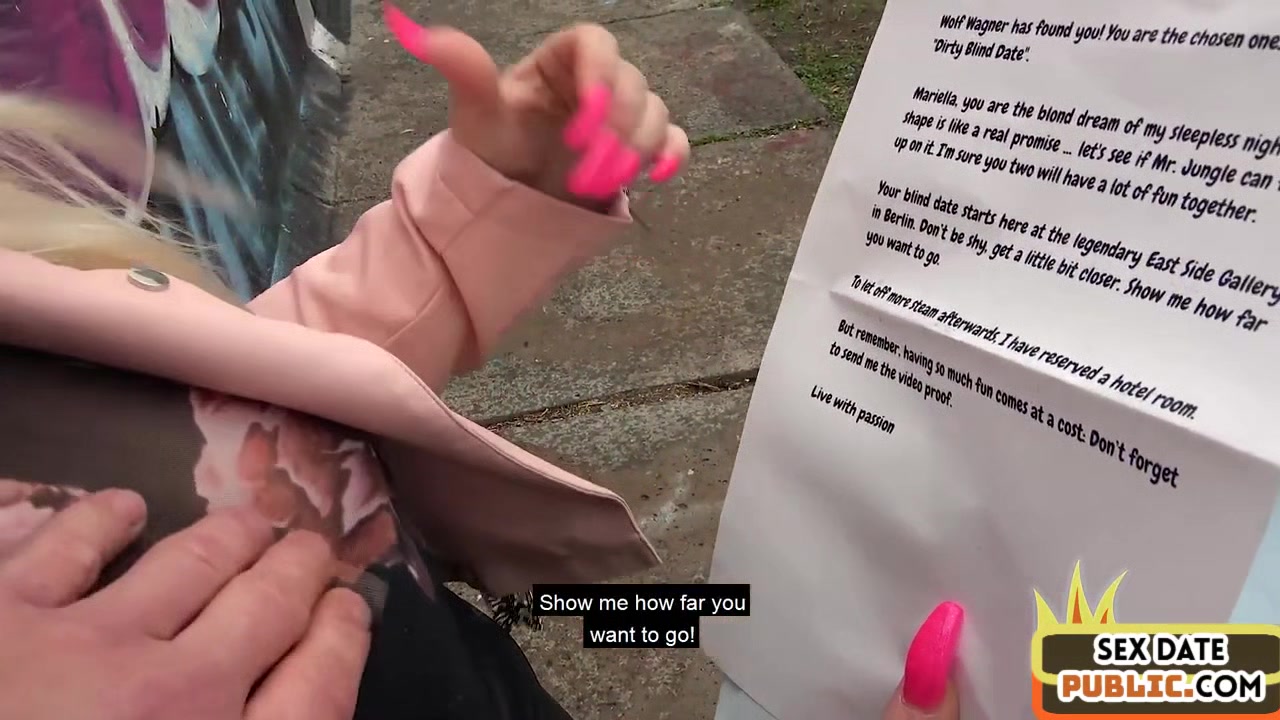 Curvy German amateur lady sucks cock outdoor in public