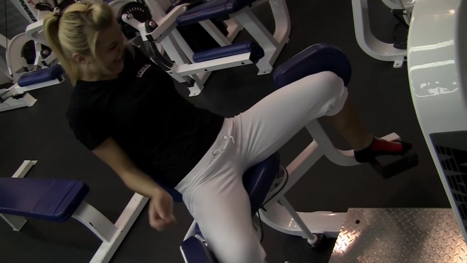 Sexy blonde gf doing sports and blowjob in the gym