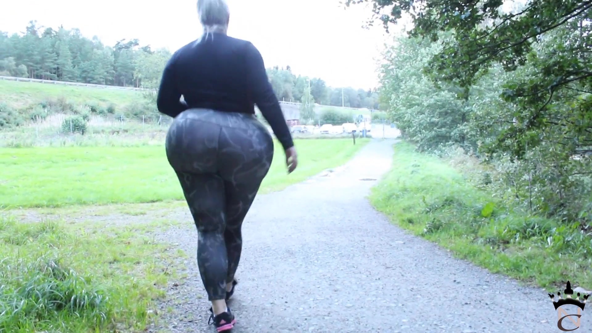 Bootyness Outdoors - Sex Movies Featuring Natasha Crown
