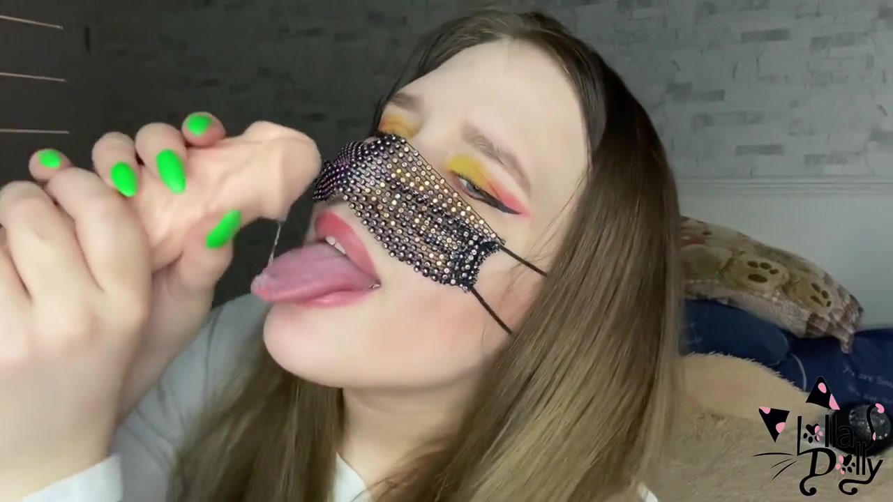 Lolla Dolly - Sweet Bitch Swallows A Huge Dildo