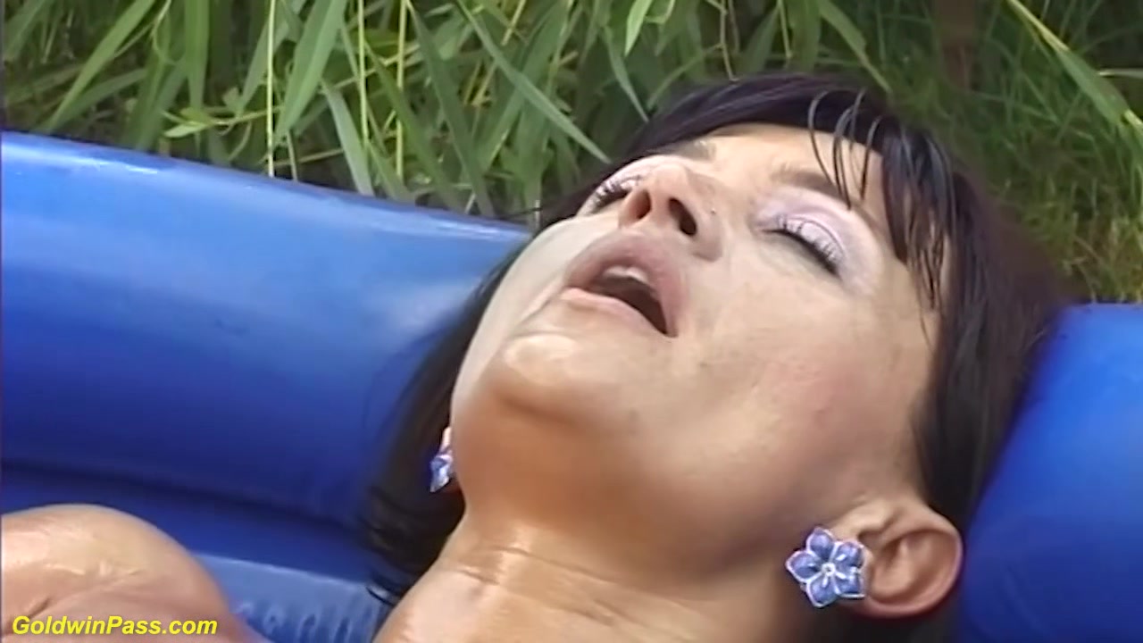 oiled stepmom outdoor fisted