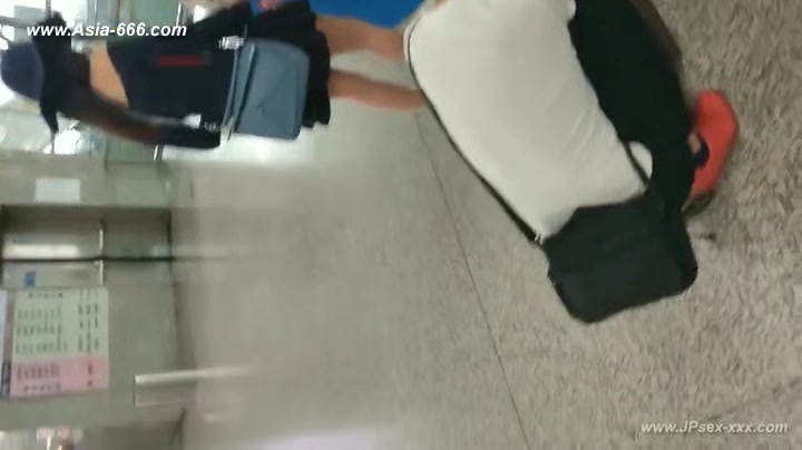 peeping chinese amateur upskirt.37