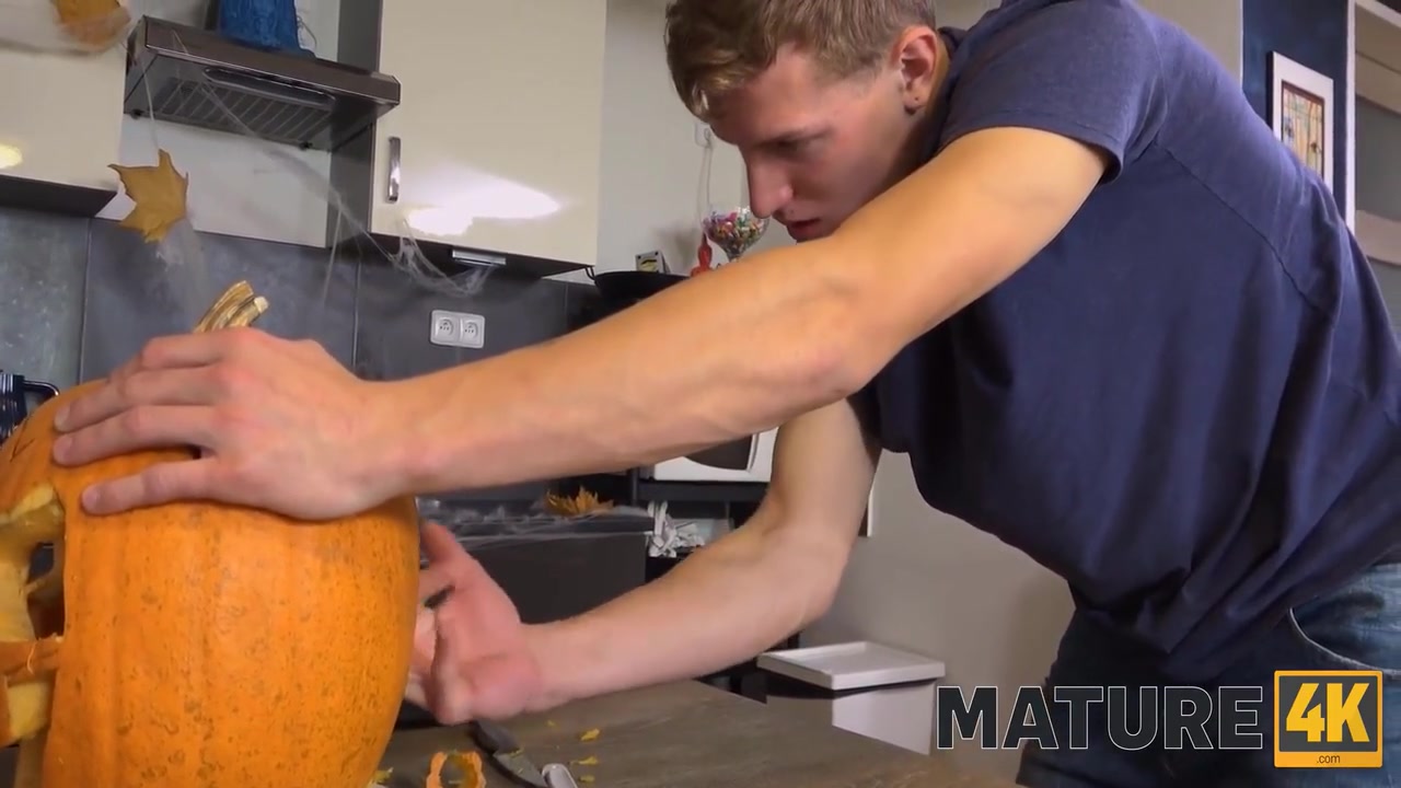 Charmer Gives Muff To Stepson For Hot Bonking In The Kitchen 11 Min