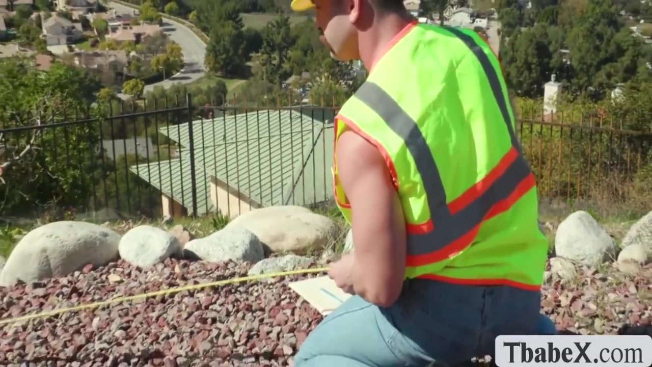 Lucky Construction Worker Fuck This Two Horny Ts - Aubrey Kate, Avery Lust And Austin Rex