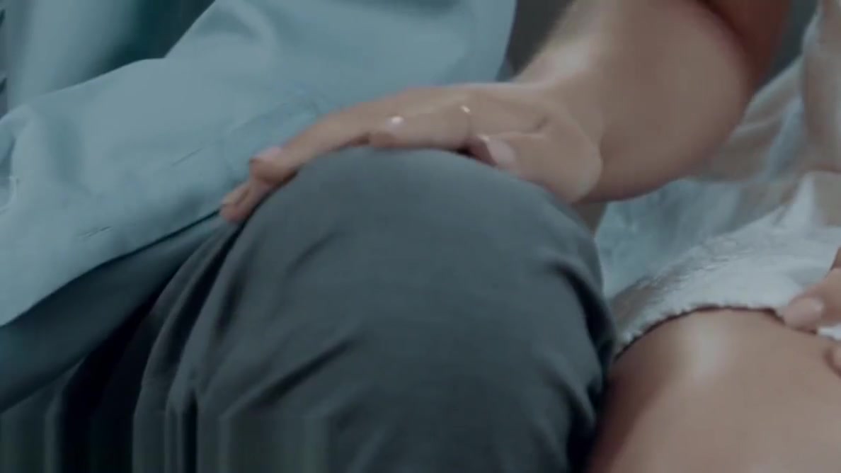 SweetSinner Babysitter is HOT for Divorced Step dad in Dry Spell