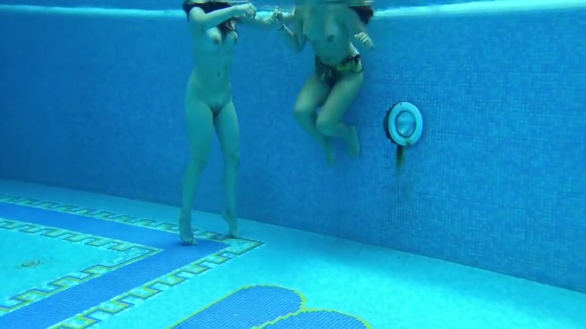 Sexy Babes With Big Tits Swim Underwater In The Pool