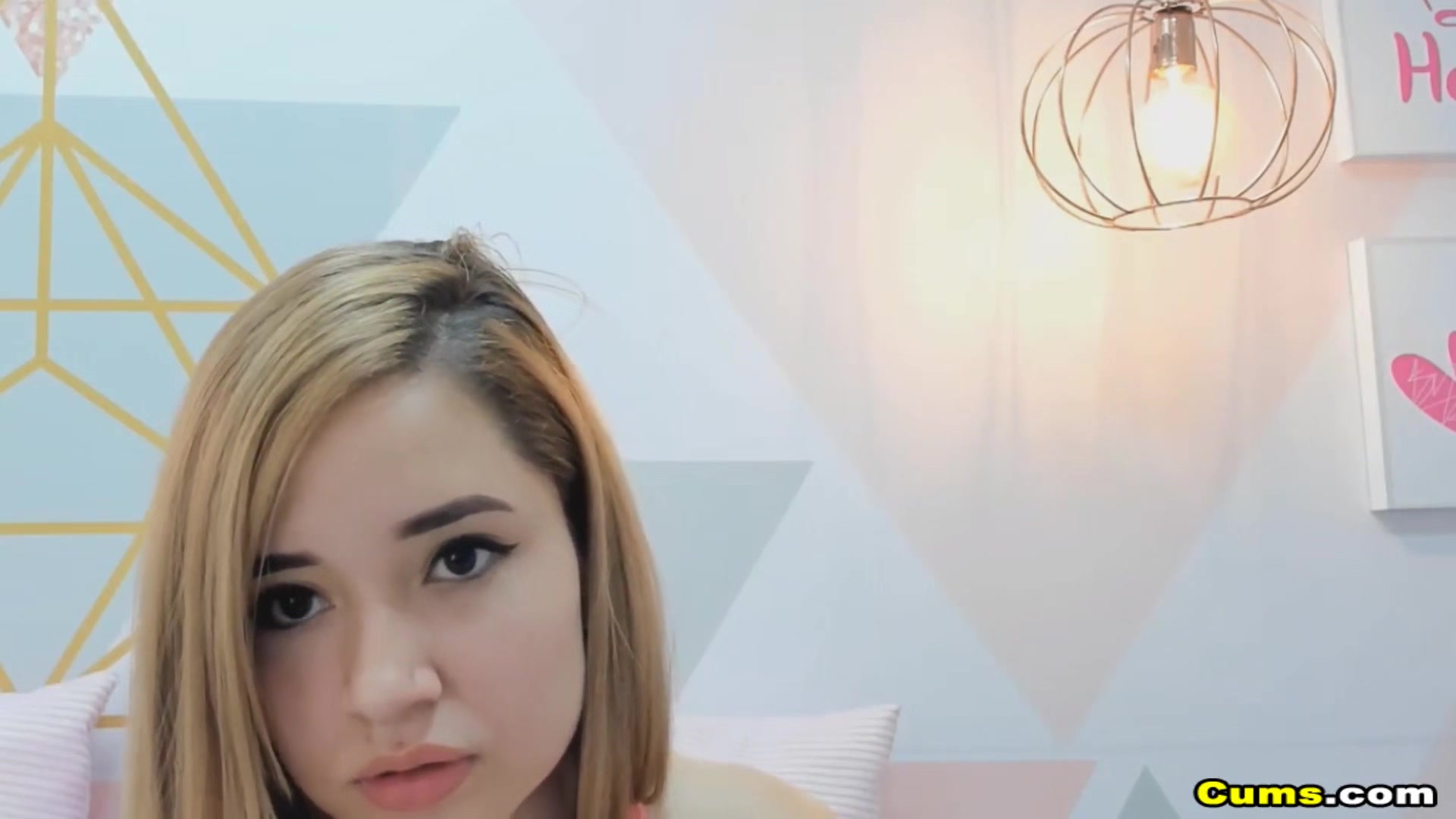Cute Chick Toying Her Pink Pussy