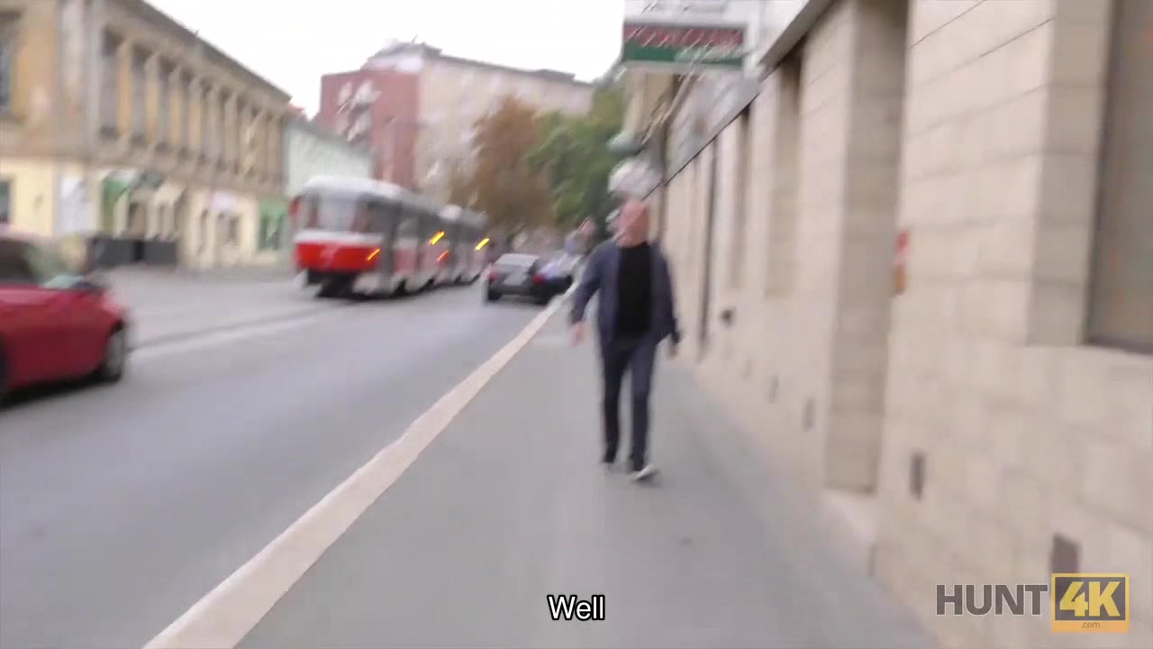 HUNT4K. Curious man approached fighting couple to buy girl's pussy