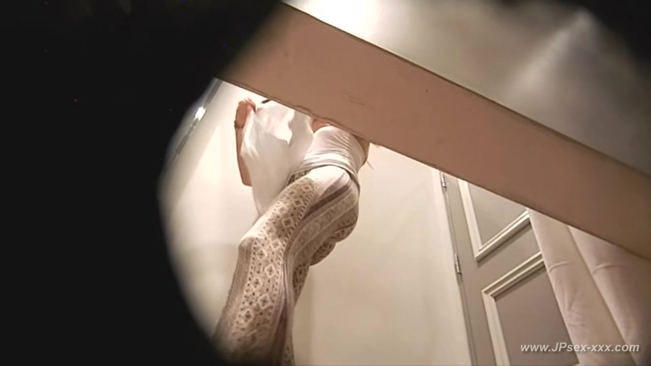 blonde changeroom.30