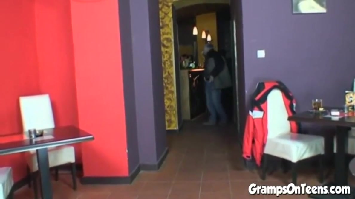 teen 18+ Barmaid Screws Oldie In Reverse