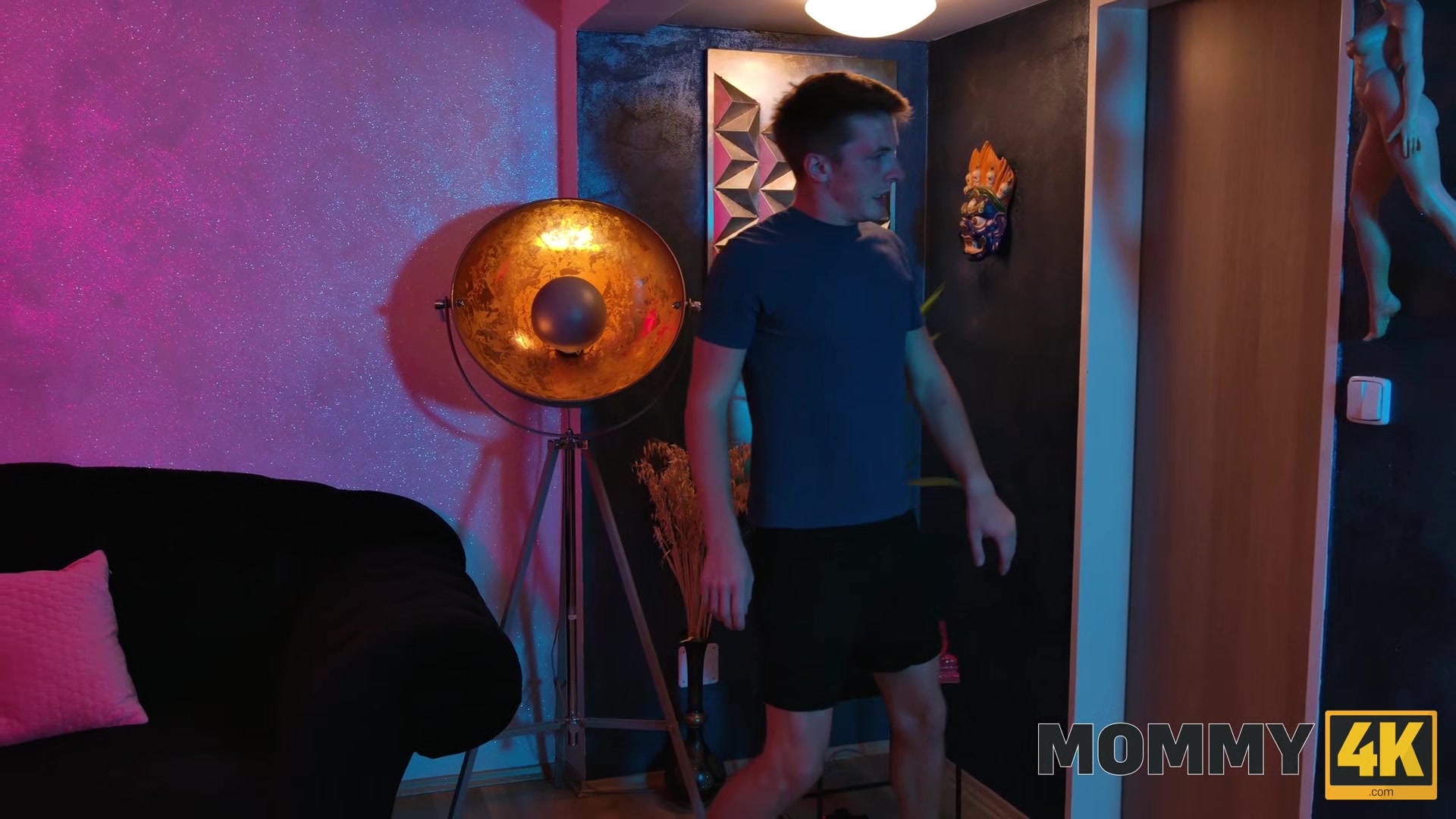 MOMMY4K. Mature Cunt Saves the Day
