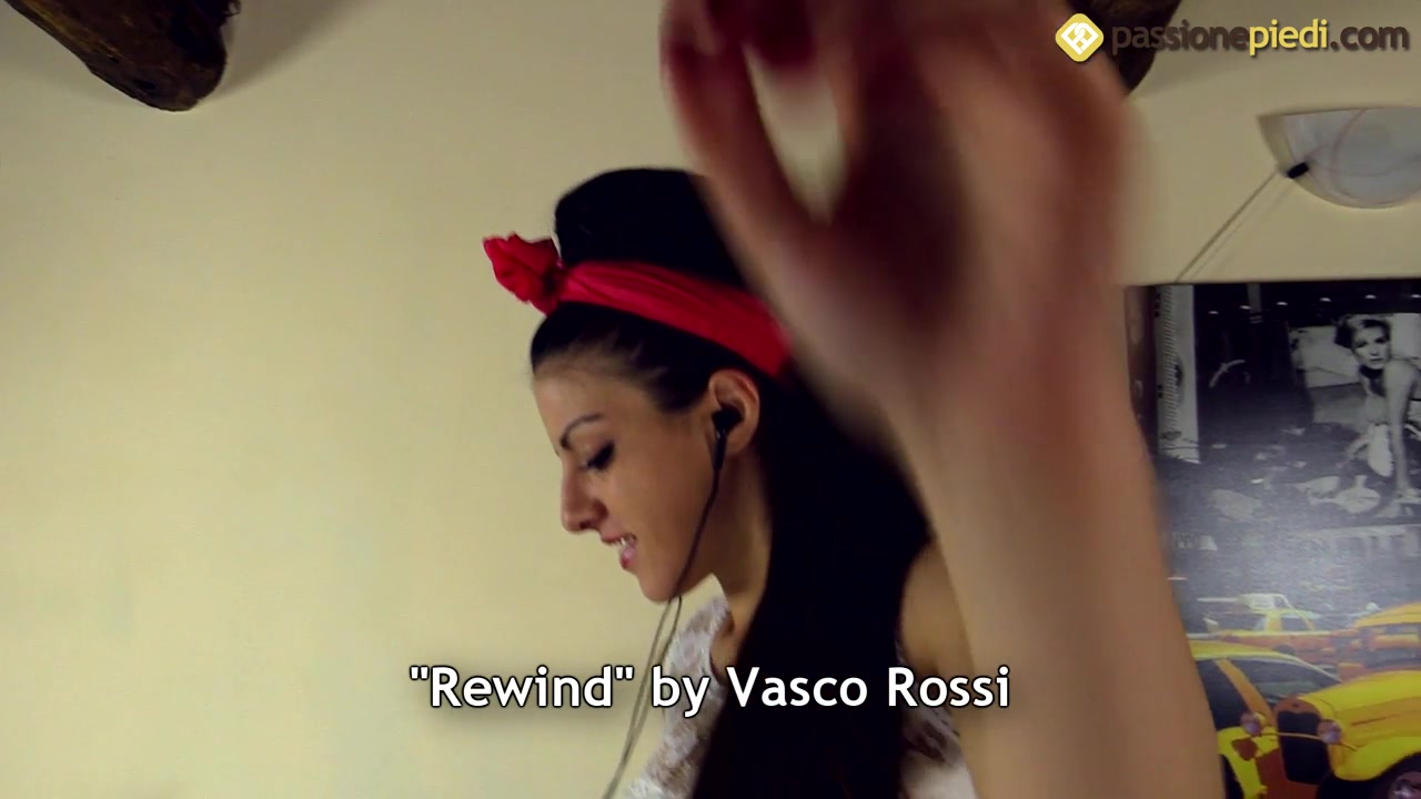 Sexy Bianca dancing along to Rewind by Vasco Rossi