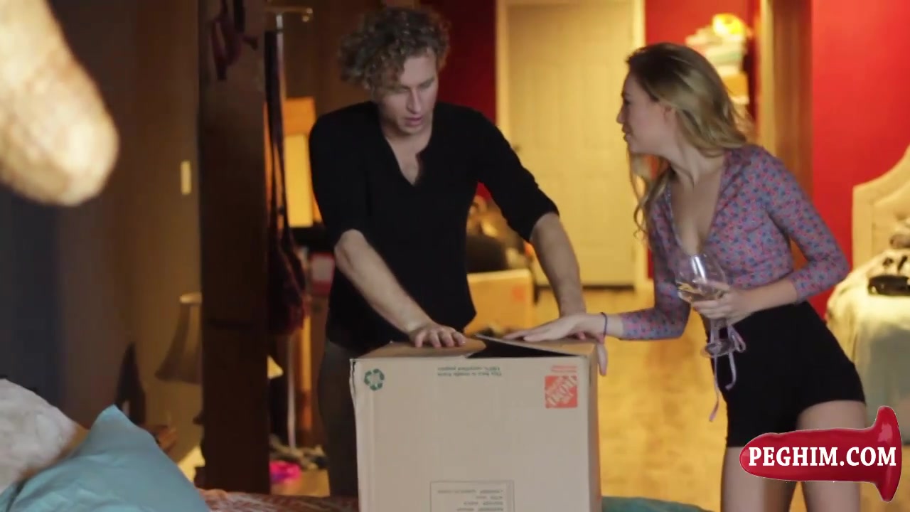 Moving Day - Sex Movies Featuring Peghim