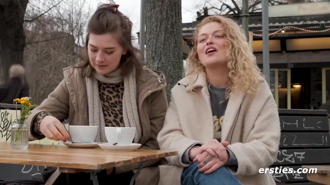 Amanita Und Sally D Beim Lesbischen Date Mit Hohepunkt