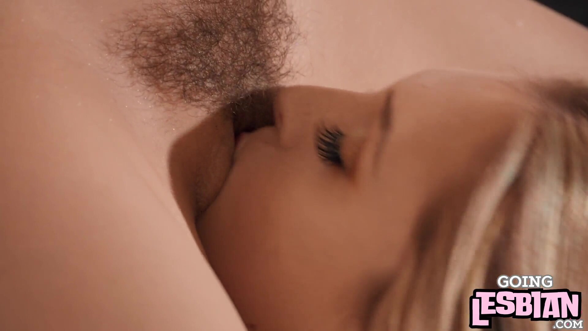 Hairycunt cutie facesitting on lesbo GF