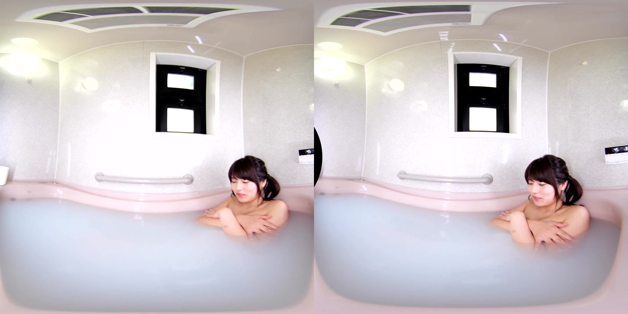 Yoshino Chitose Bathing with Yoshino Chitose - FANTASTICA