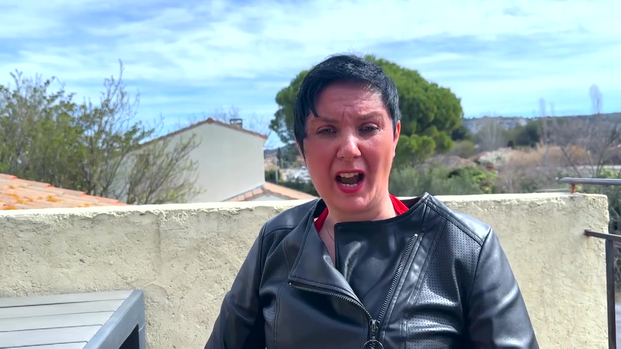 Kinuski, 31, takes us on a journey ... - Jacquie et Michel TV