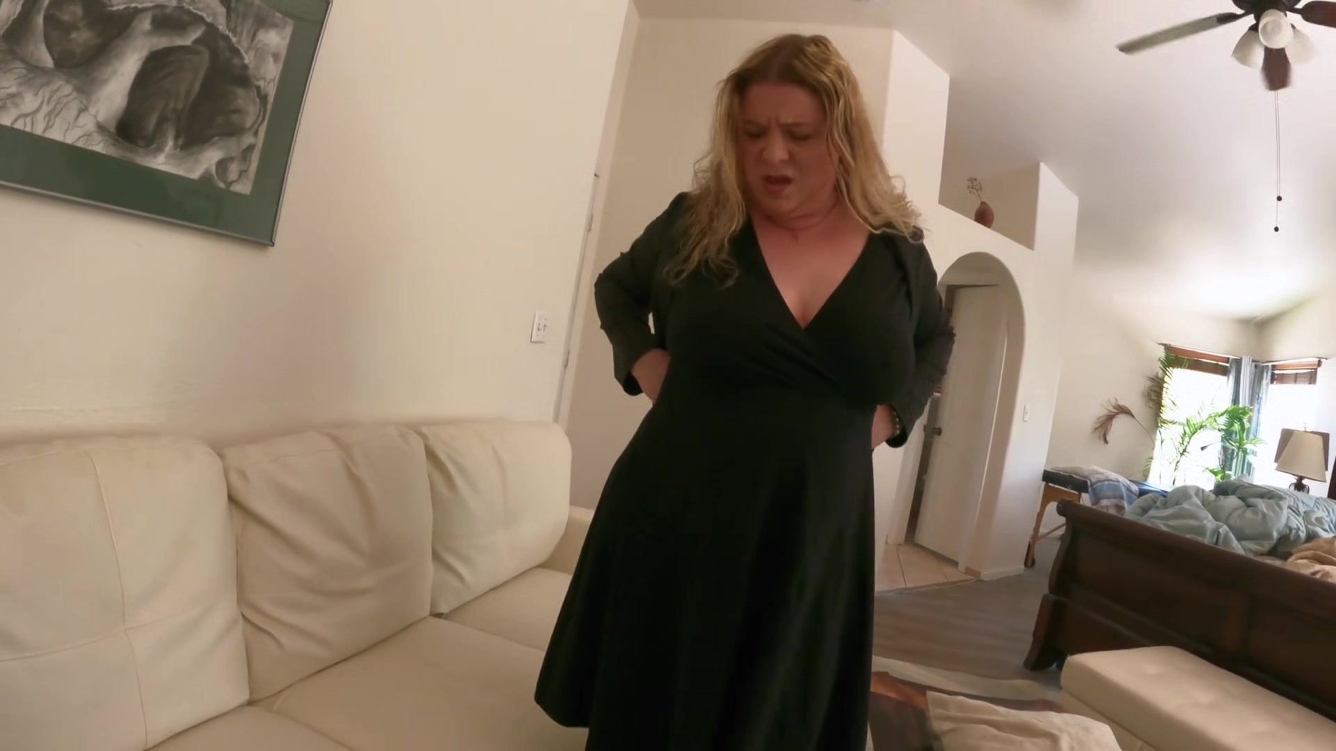 Fucking Around With Stepmom It Ends Up In Her Butt