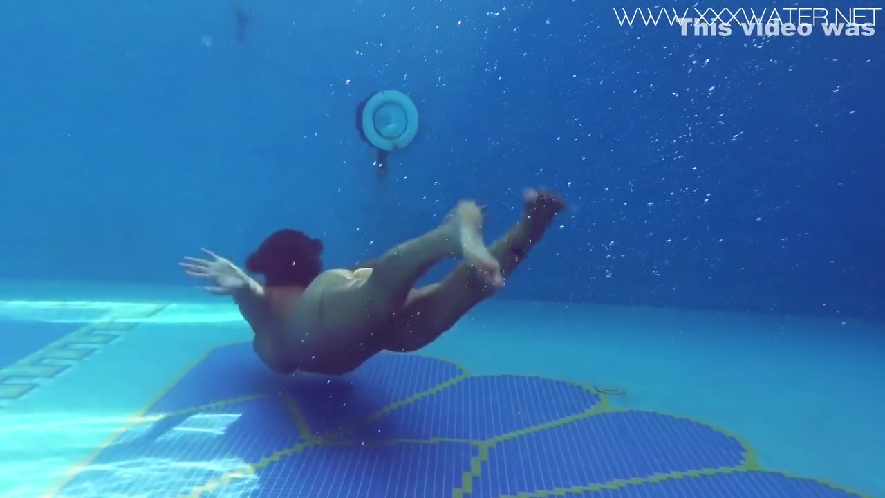 Canadian Big Tits Underwater