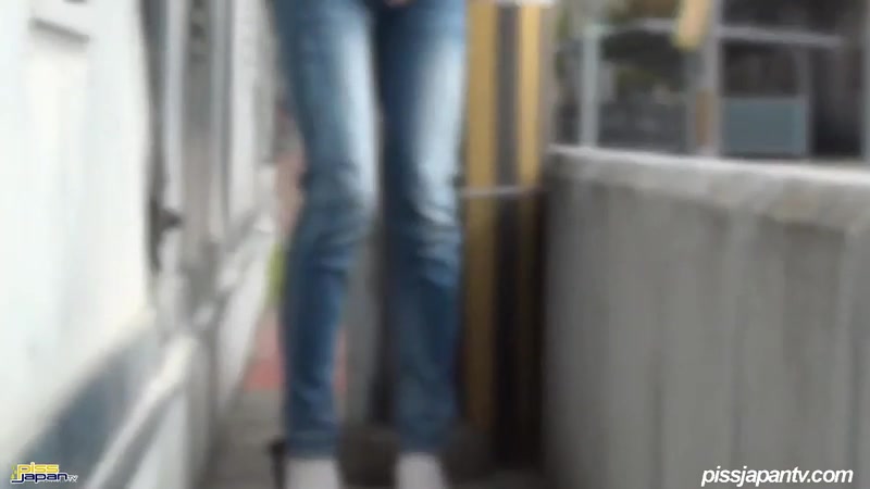 Pretty Girls Need A Piss Break - PissJapanTV