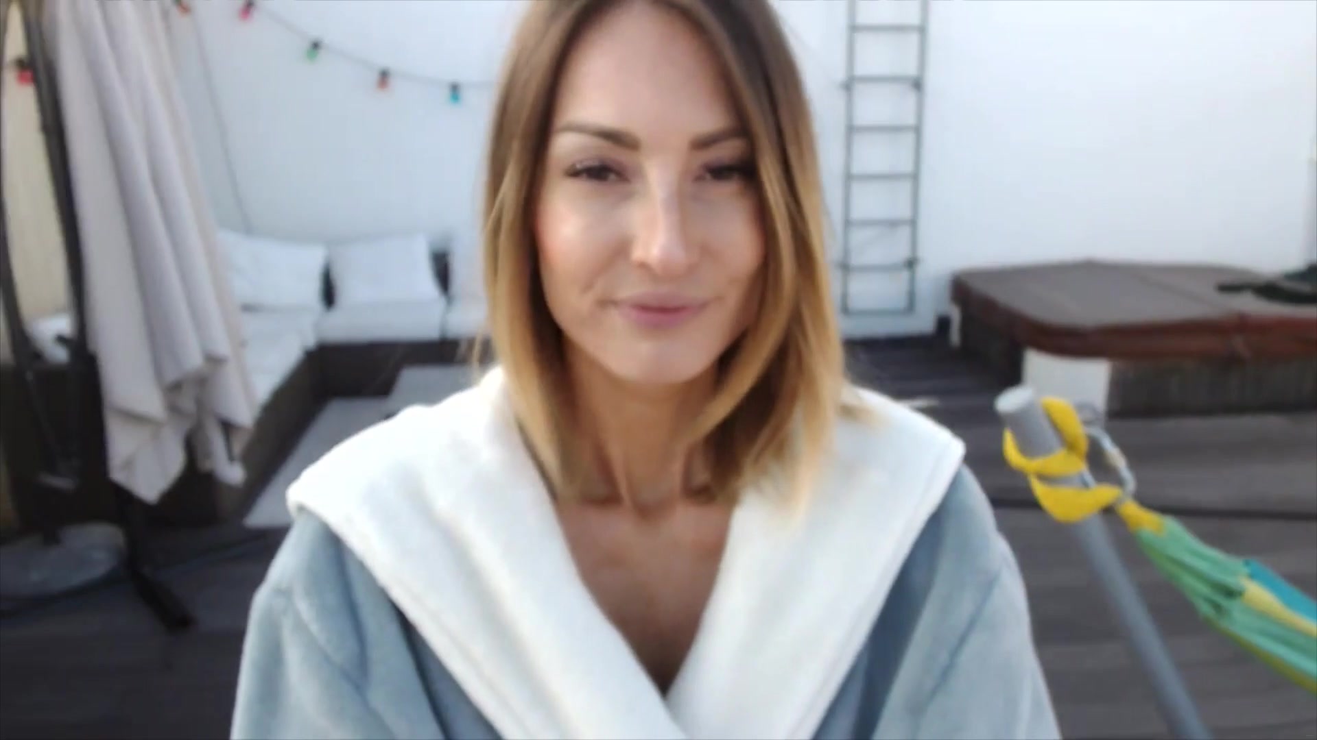 Nude Toes And Rooftops - Sex Movies Featuring Emma Lovett