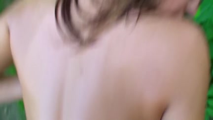 Fashionable babe in out door sex session