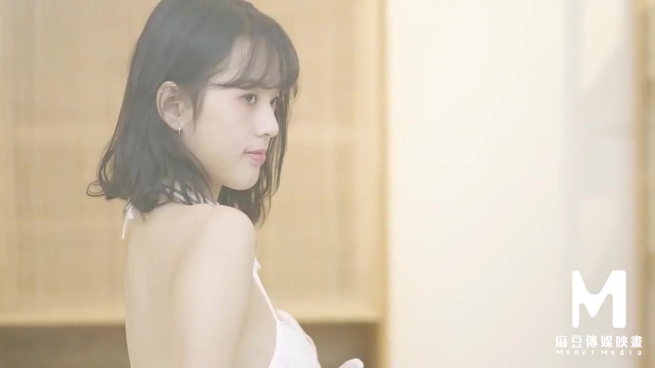 Debut With A Horny Girl - Chu Meng Shu