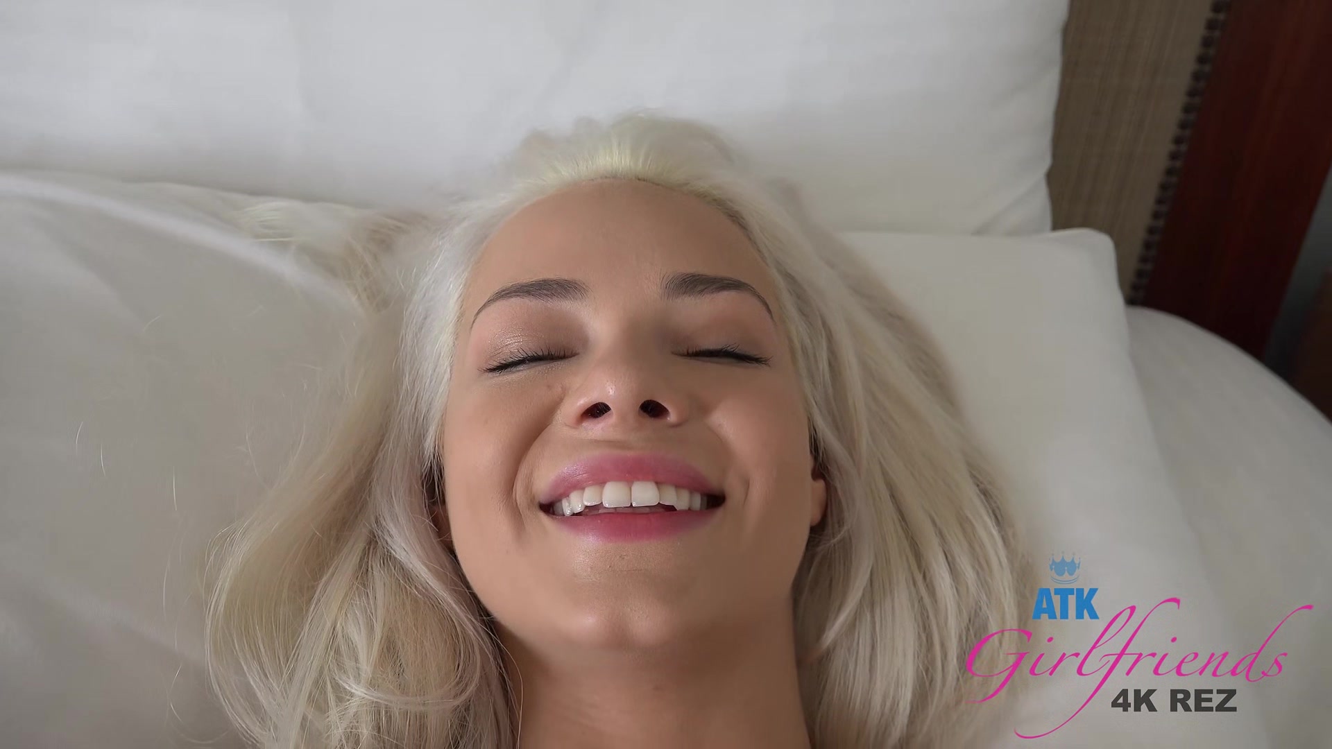 Cute Babe Elsa Wants Your Load In Her Pussy