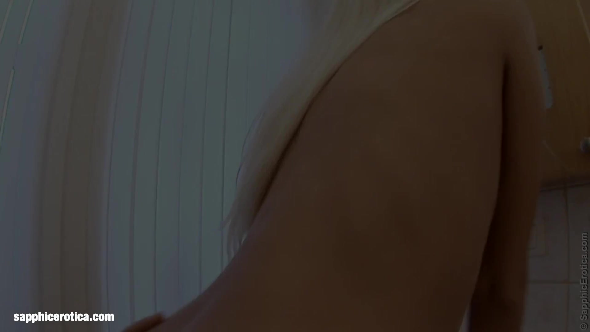 Lavatory Vibrations sensual lesbian scene by SapphiX