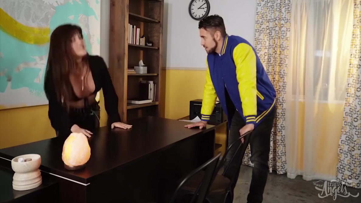 Daisy Taylor In Latex