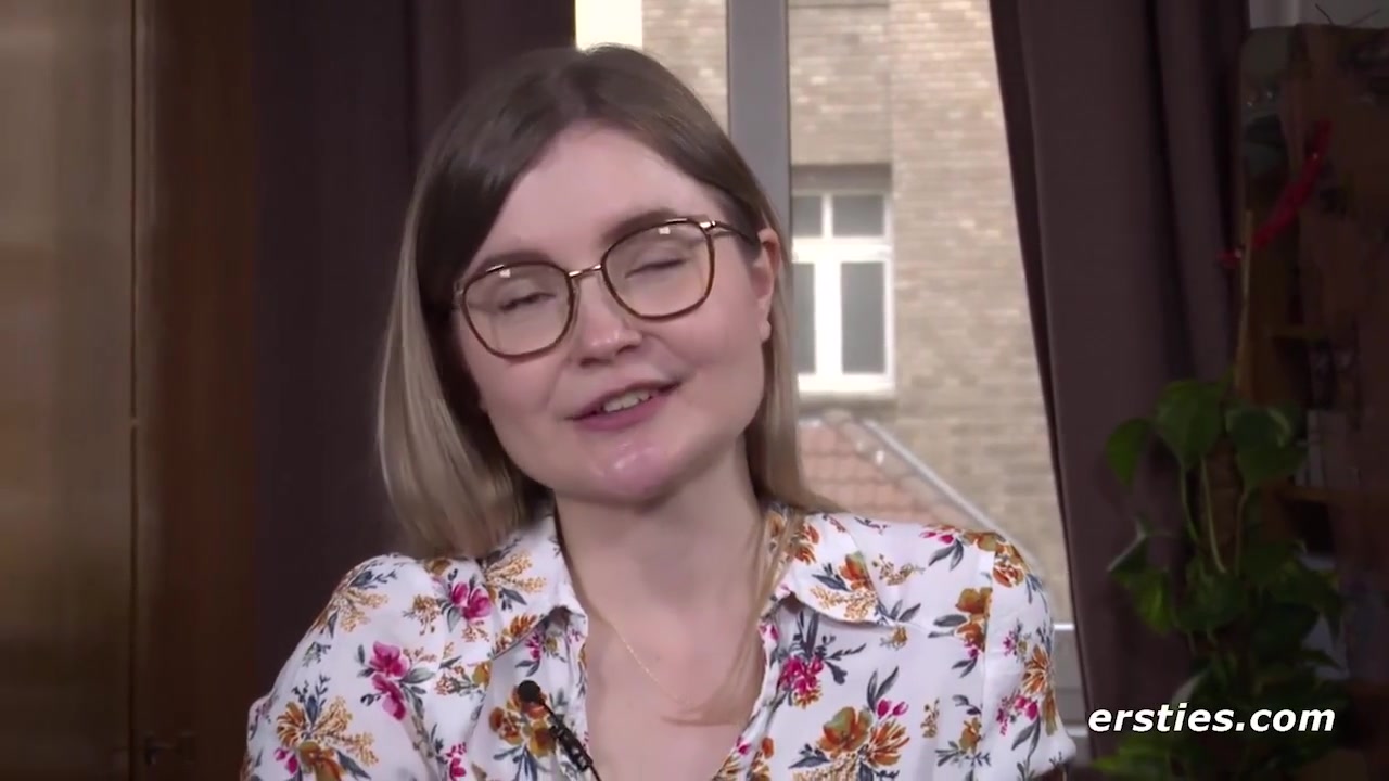 Lehramtsstudentin Emily Liebt Es, Mit Toys Zu Masturbieren