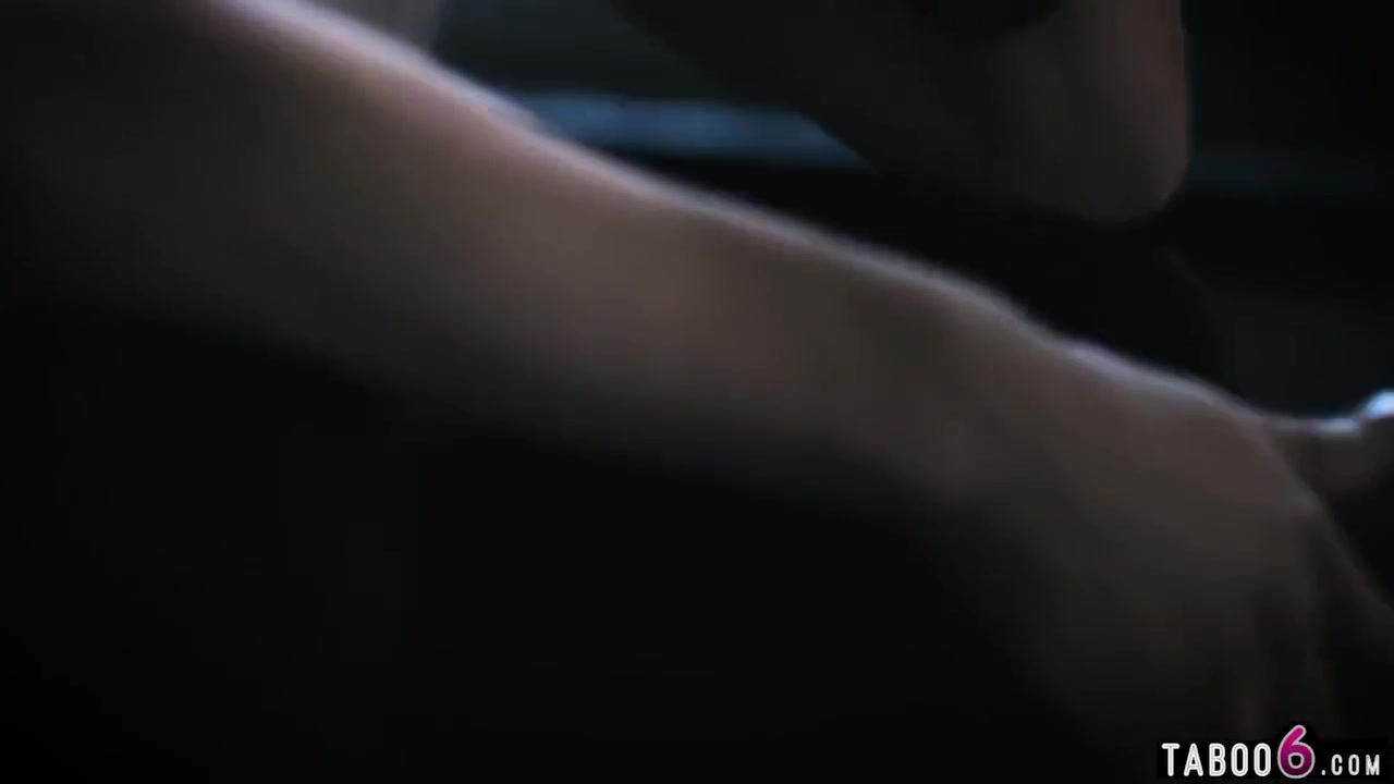 Stepsister teen 18+ Exposes Her Stepbrother For A Freak