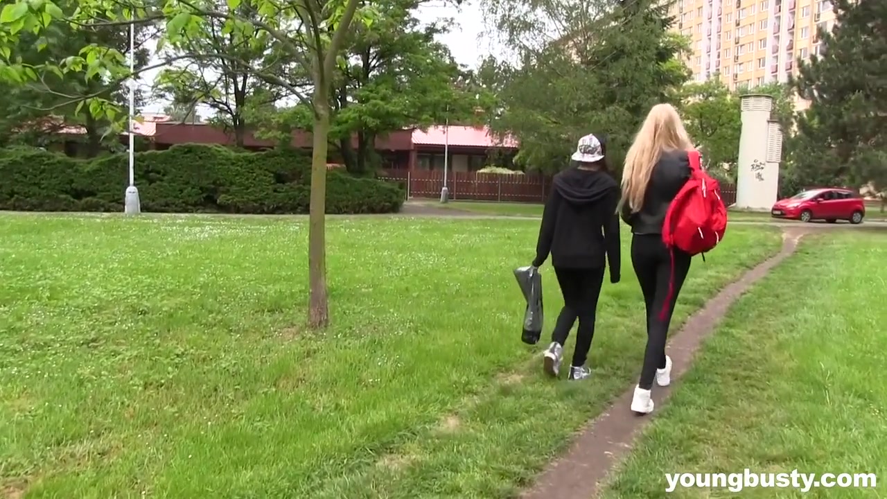 Anabelle & Jessey With Ana Bell Evans And Young Busty