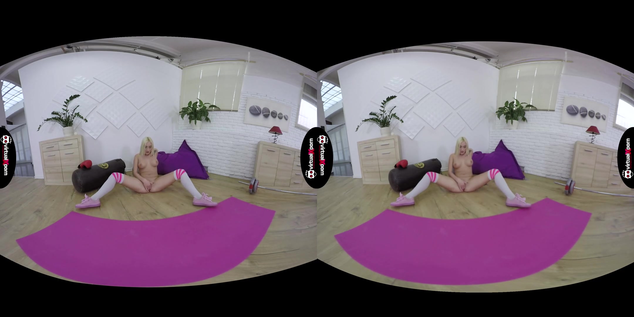 Daisy Lee in Flexi Daisy Lee Stretching - VirtualXPorn