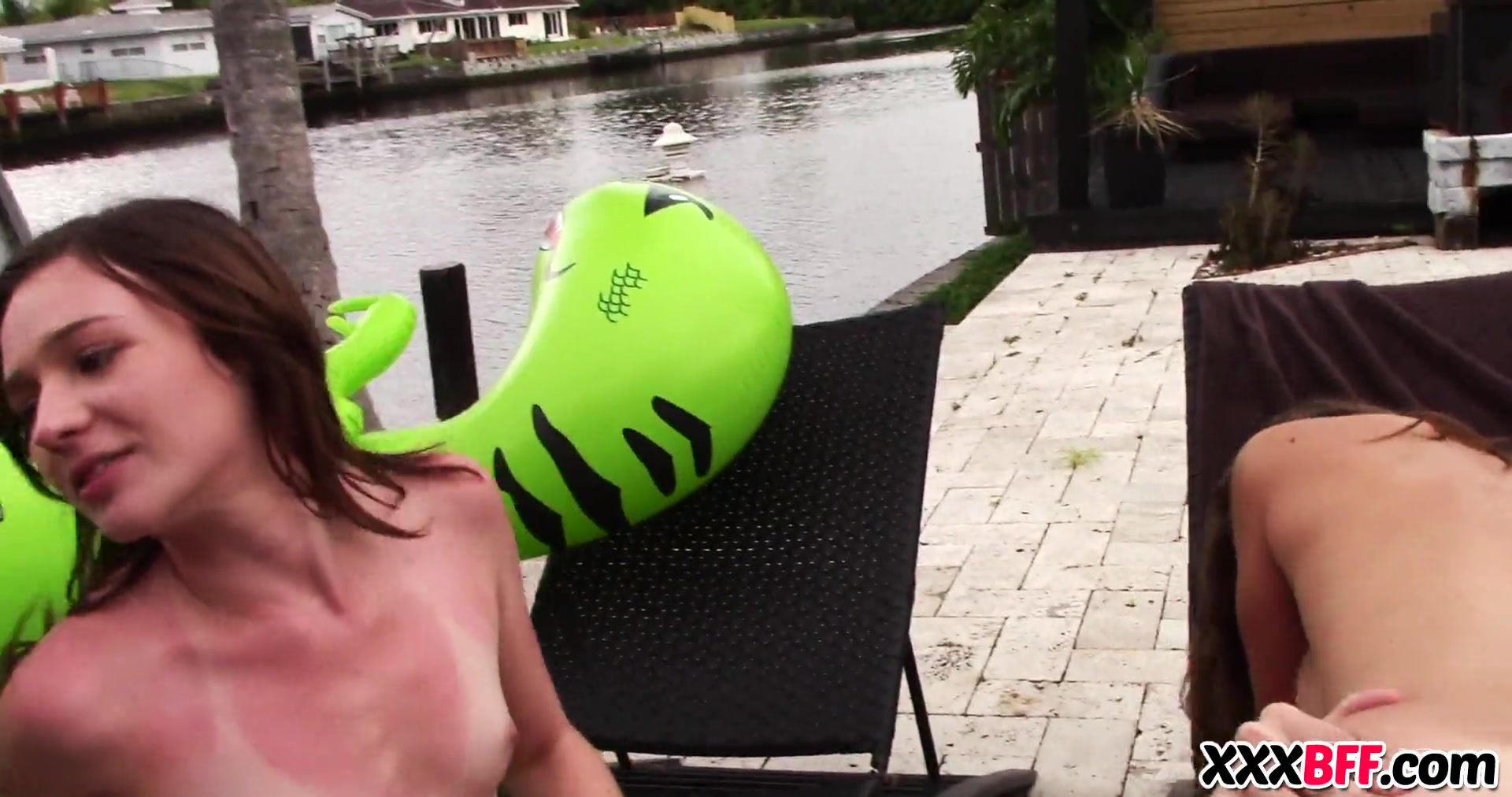 Sexy teen 18+ fiends share a cock outdoor