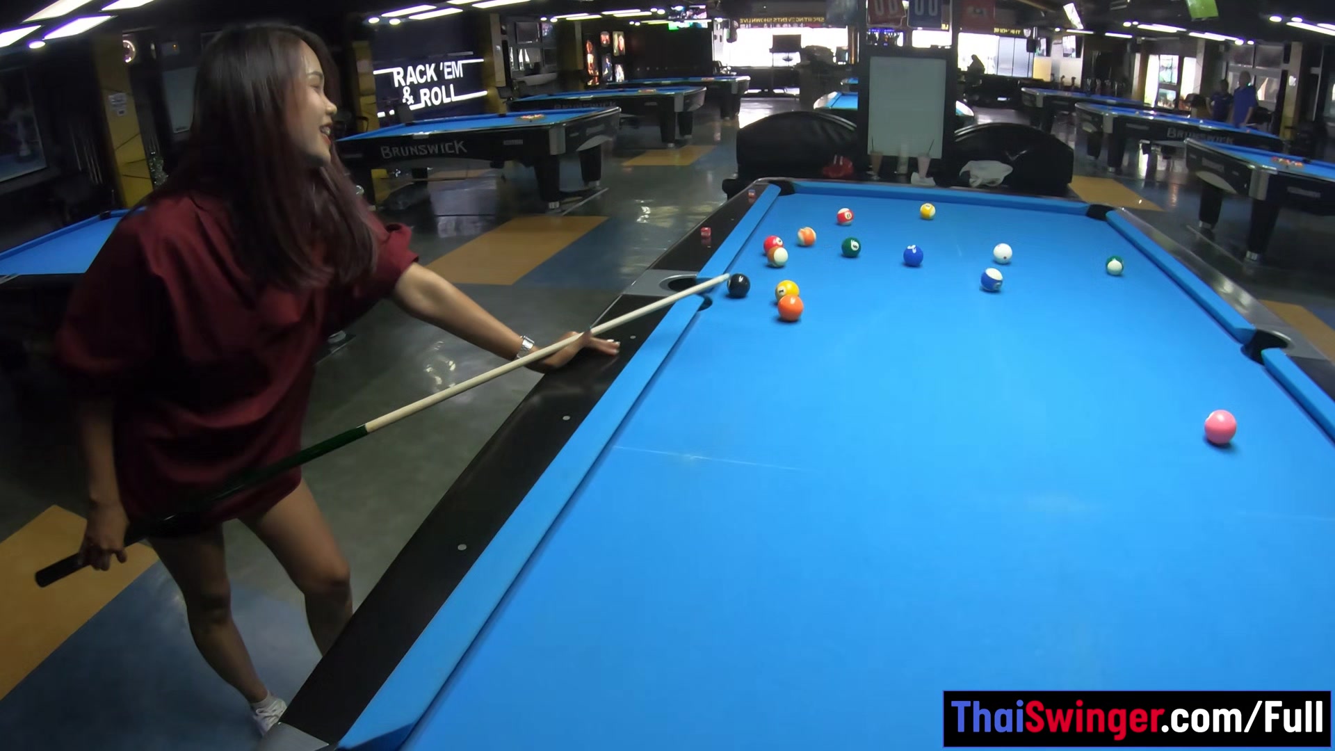 Perfect ass Thai bargirl has a massage blowjob for her customer