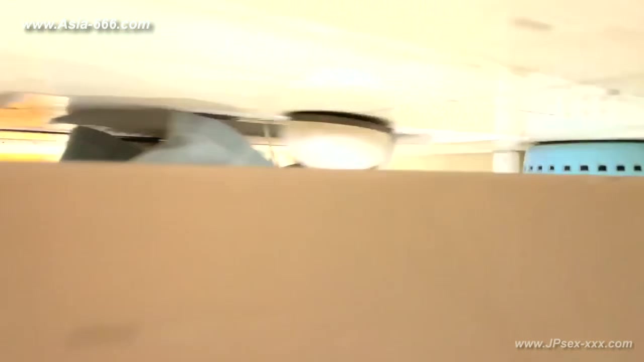 chinese girls go to toilet.***