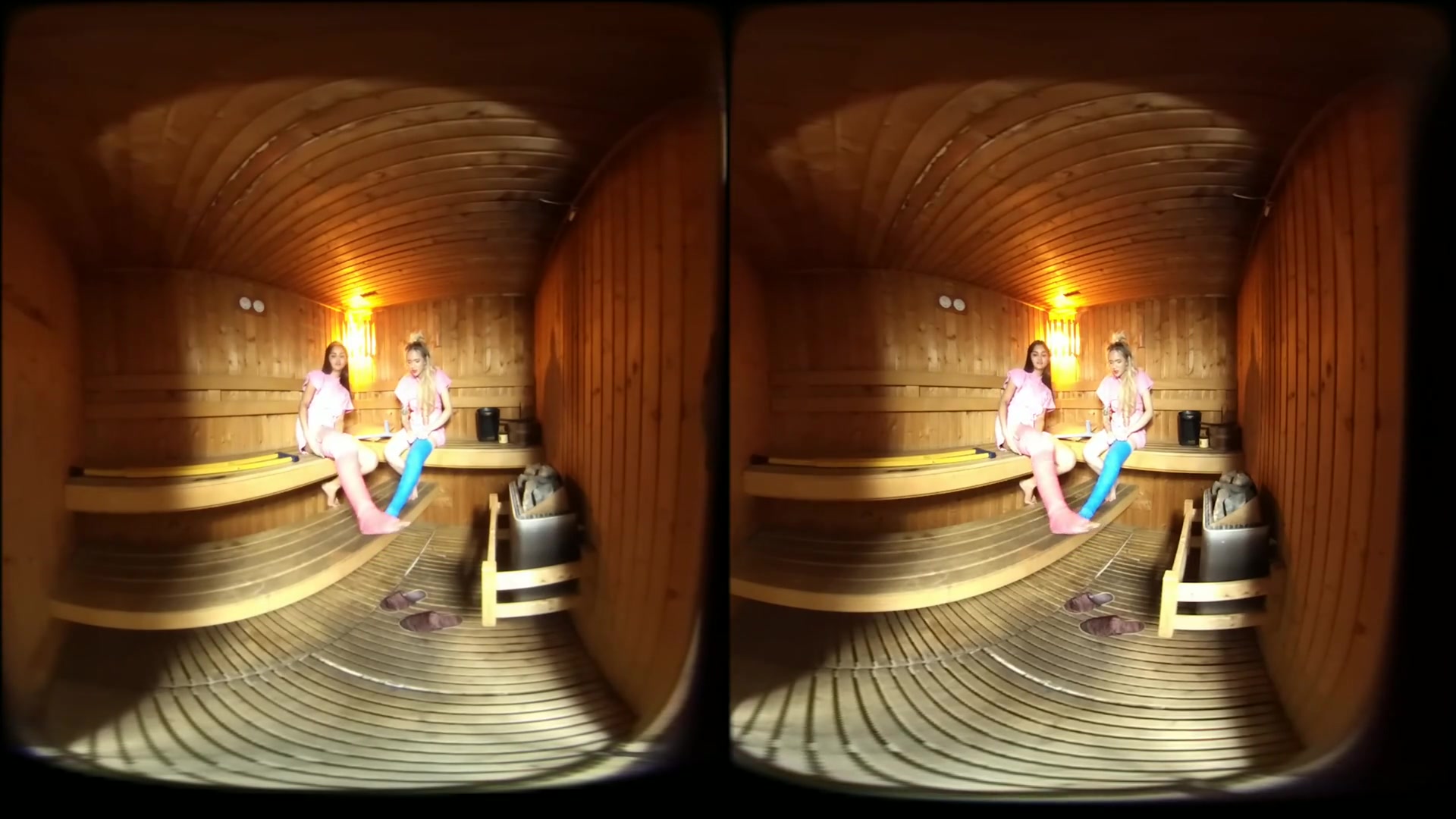 2 Girls With Long Cast Leg In Sauna - VRpussyVision