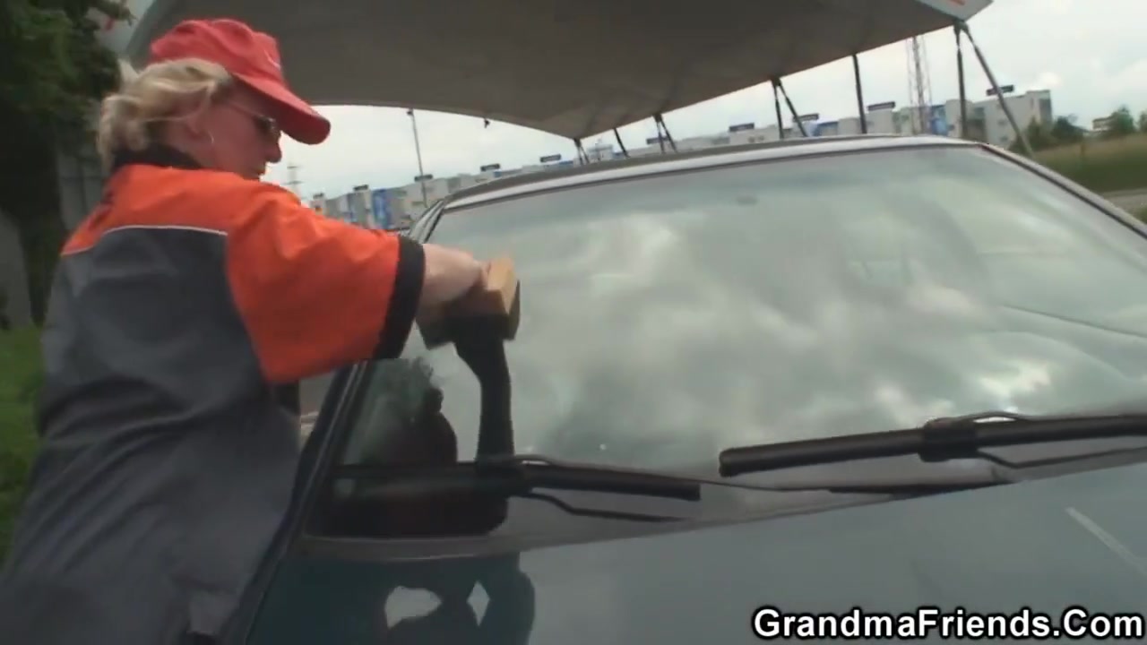 Guys Pick Up And Fuck Hot Grandma In The Fields