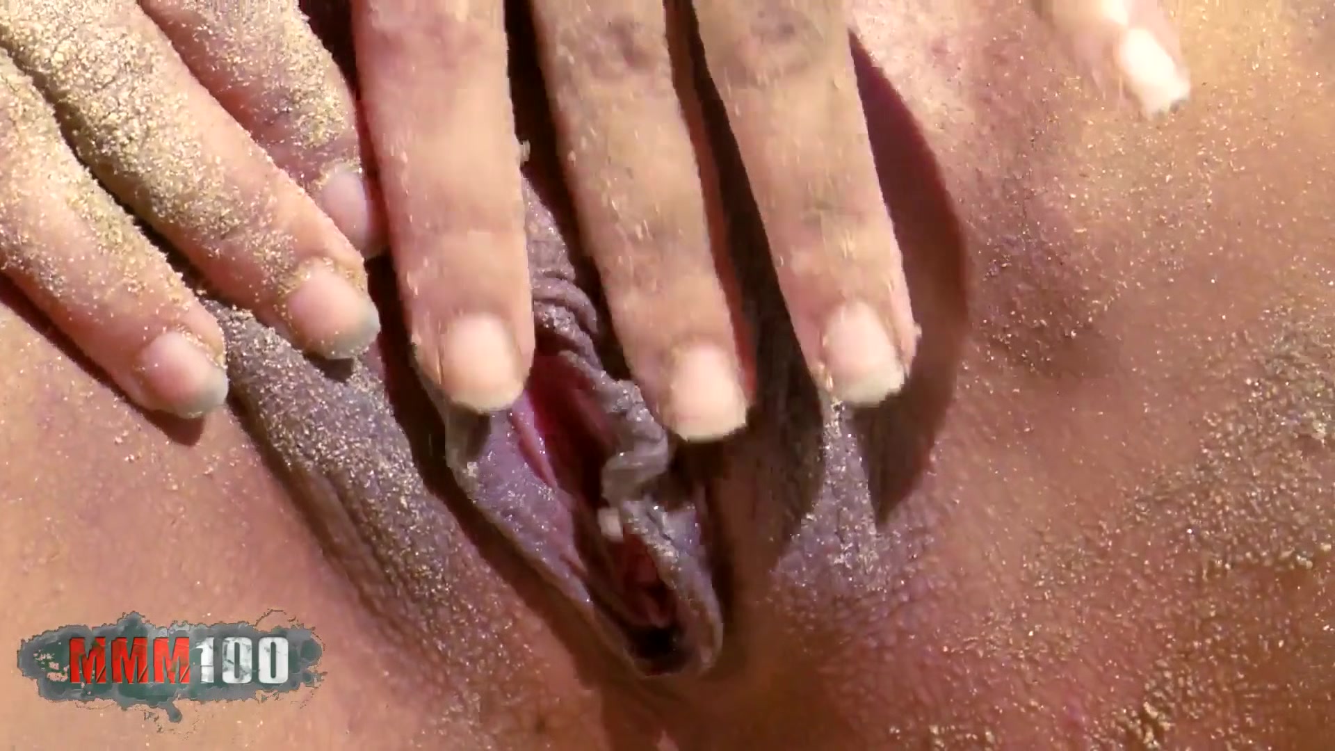 Dolce Elektra And Leo Fucking On The Beach