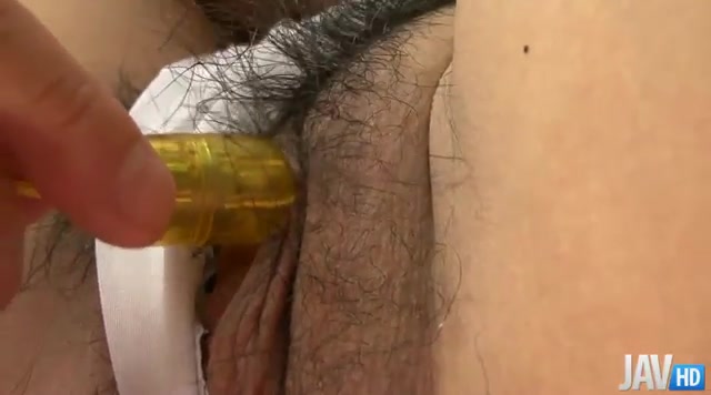 おマンコを弄ばれる爆乳鈴房ありさ