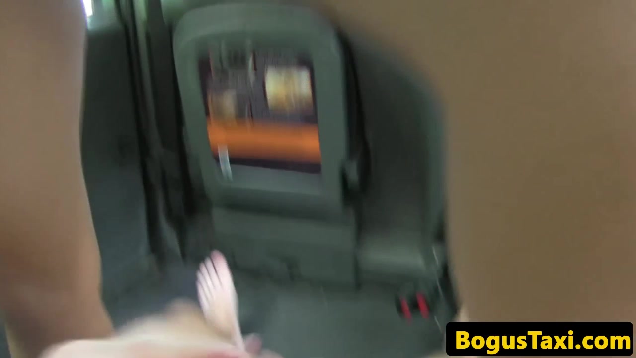Ebony brit taxi escort bouncing booty on cock