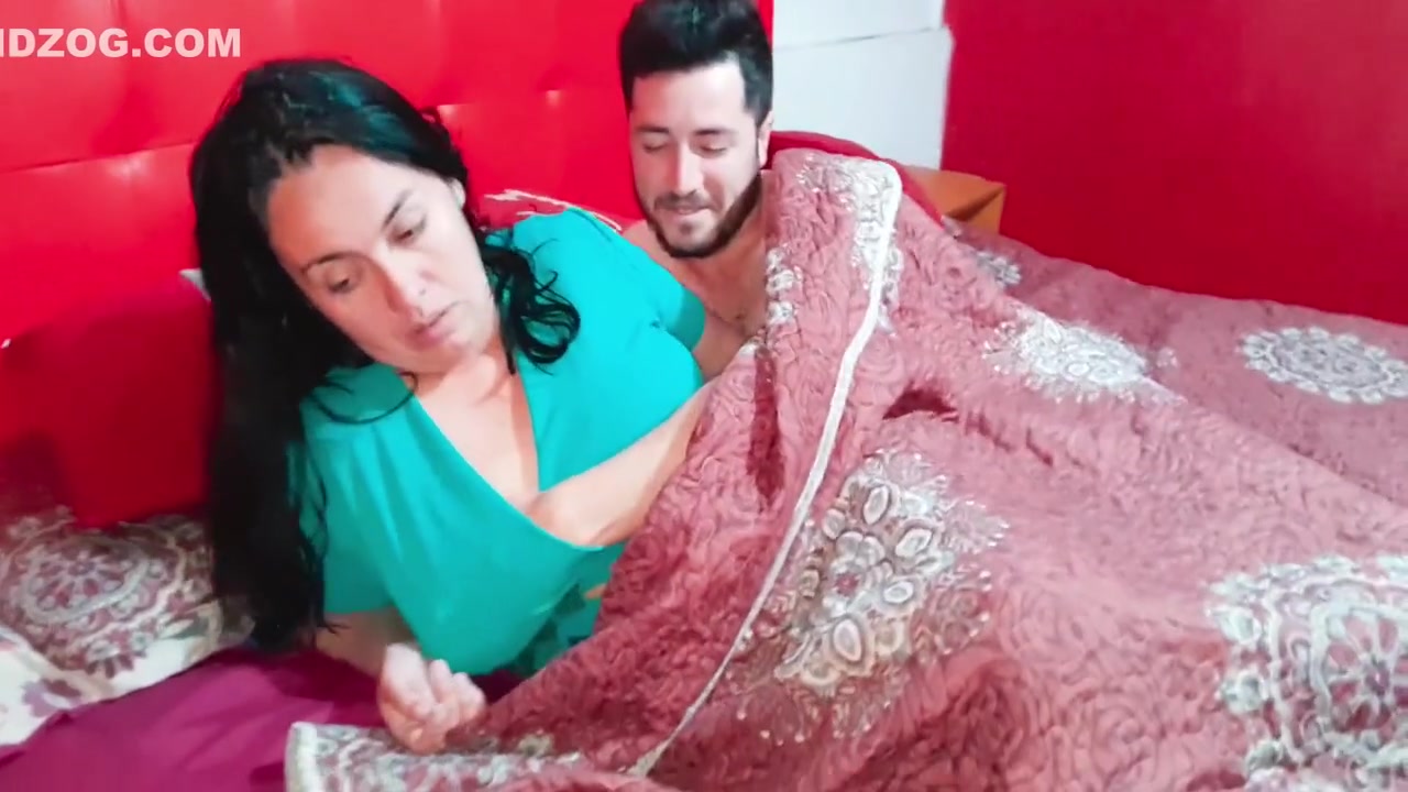 Stepmother Surprises Stepson With Big Cock Who Was Taking Pictures Of Her Ass, She Comes Over To See The Photo And They End Up F
